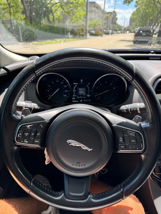 2017 Jaguar XE - Image 11 of 14
