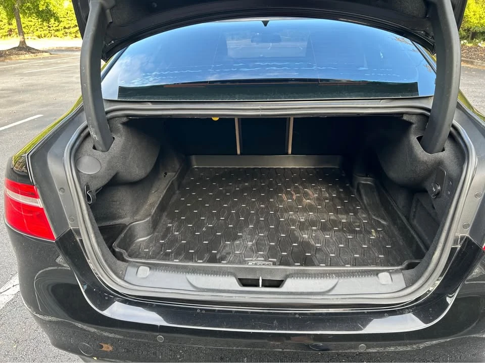 2017 Jaguar XE - Image 18 of 20