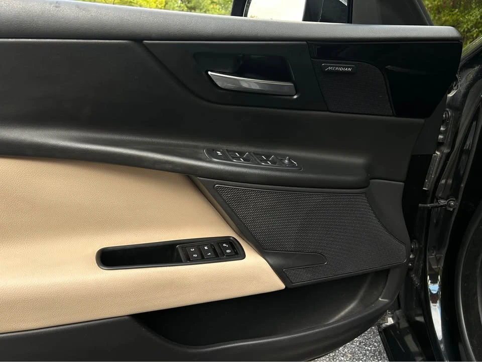 2017 Jaguar XE - Image 20 of 20