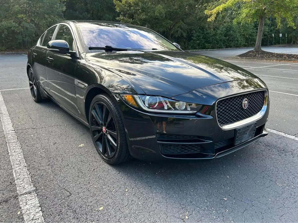 2017 Jaguar XE - Image 4 of 20
