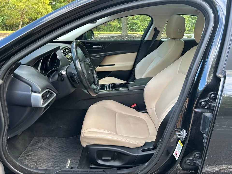 2017 Jaguar XE - Image 8 of 20