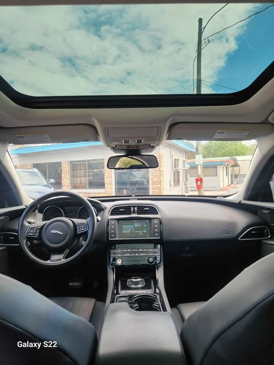 2017 Jaguar XE - Image 8 of 16