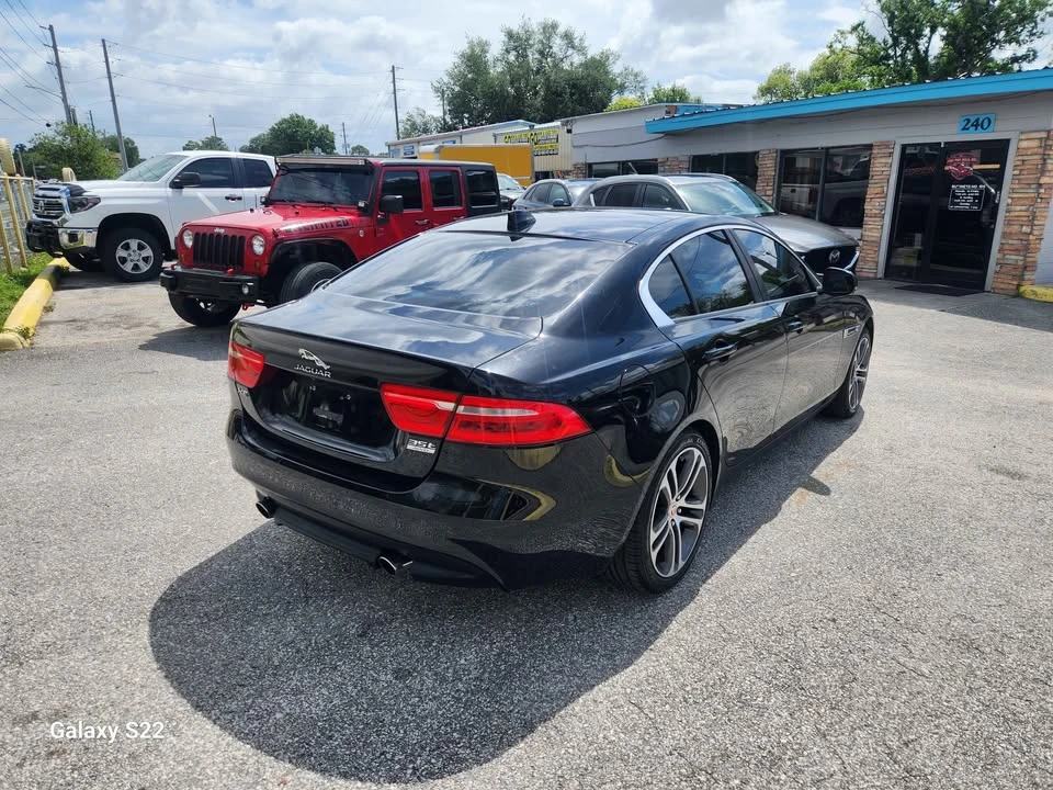 2017 Jaguar XE - Image 5 of 14