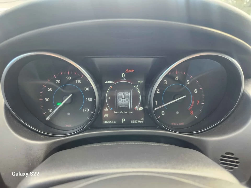 2017 Jaguar XE - Image 13 of 16