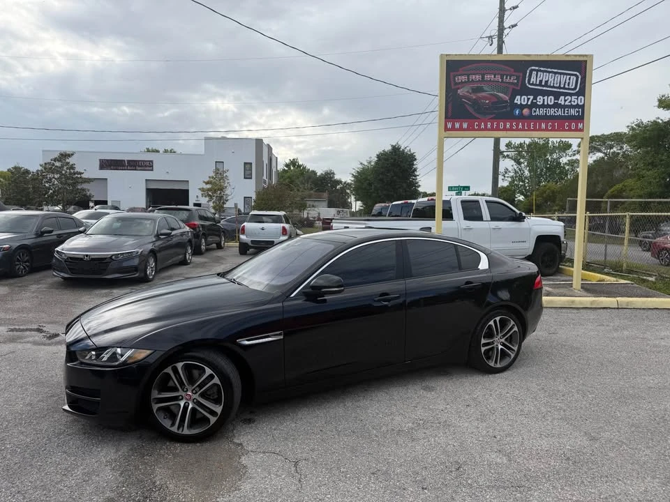 2017 Jaguar XE - Image 2 of 7