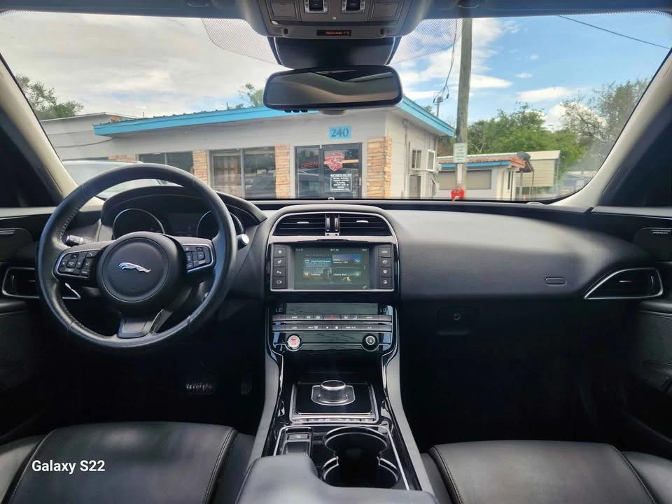 2017 Jaguar XE - Image 9 of 16