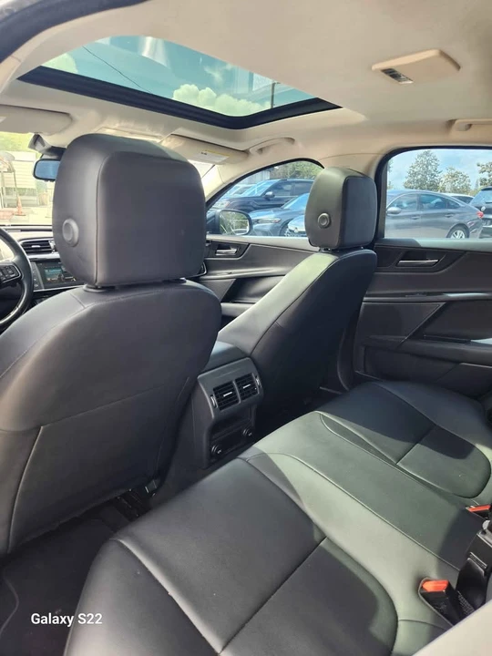 2017 Jaguar XE - Image 13 of 14
