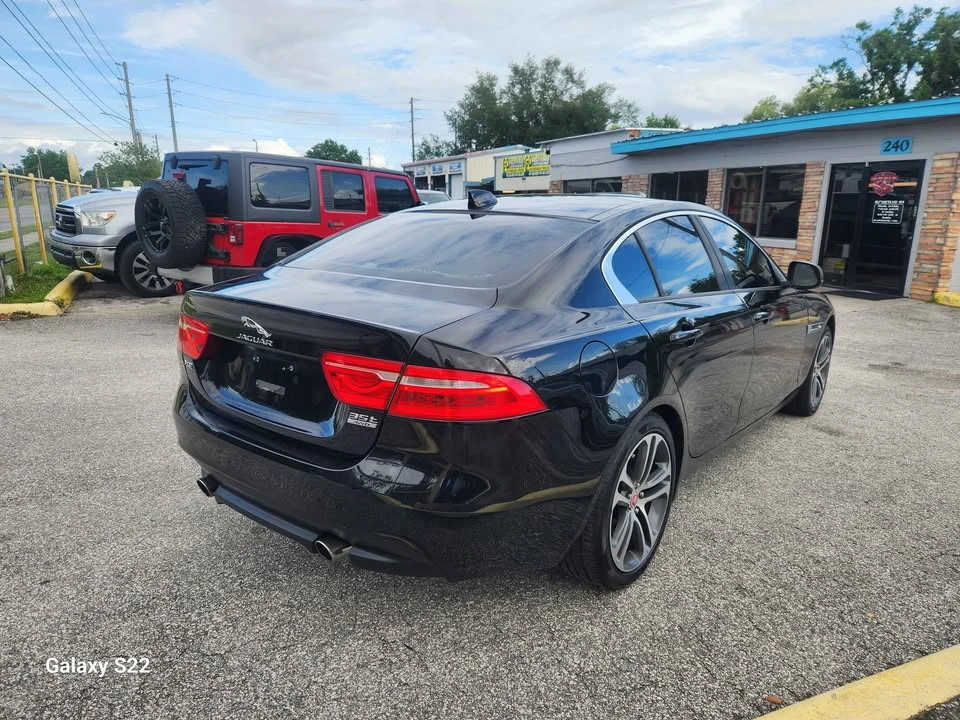 2017 Jaguar XE - Image 5 of 16