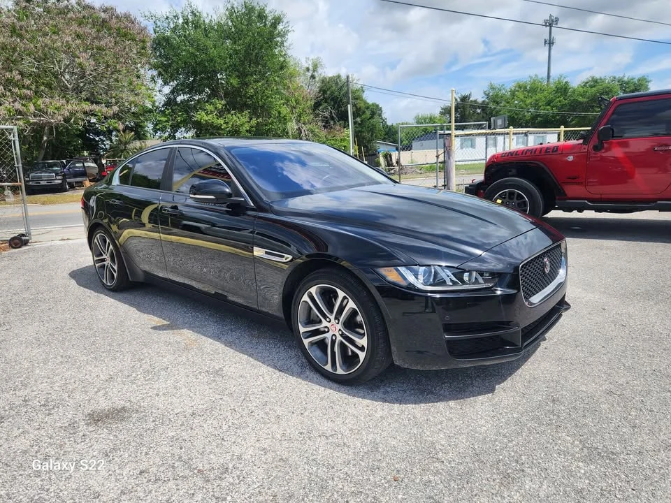 2017 Jaguar XE - Image 3 of 14