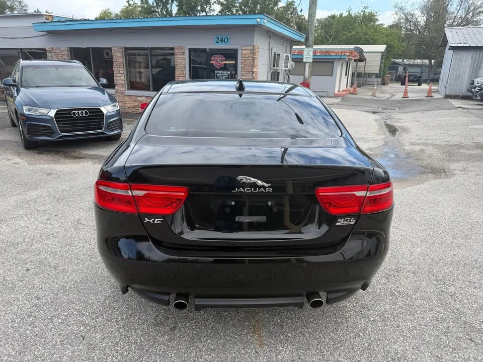 2017 Jaguar XE - Image 3 of 7