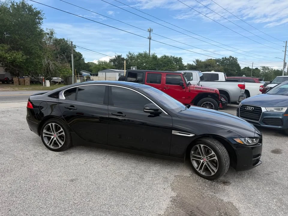 2017 Jaguar XE - Image 4 of 7
