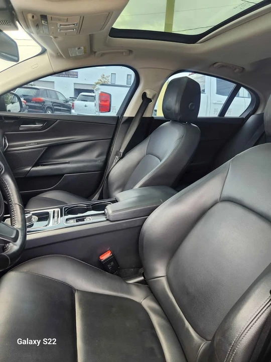 2017 Jaguar XE - Image 14 of 16