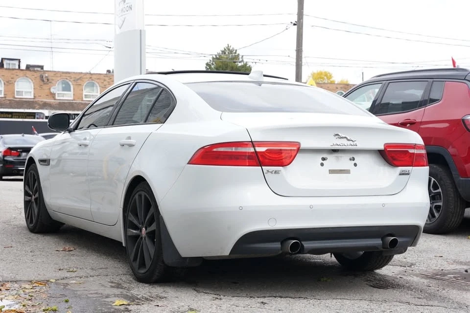 2017 Jaguar XE - Image 3 of 14