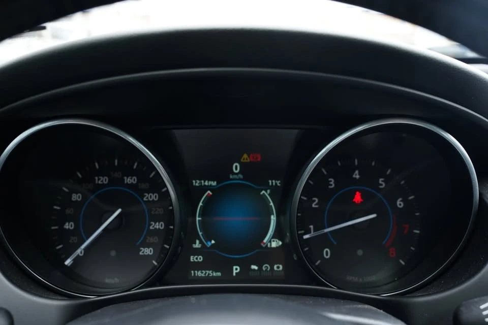 2017 Jaguar XE - Image 10 of 14
