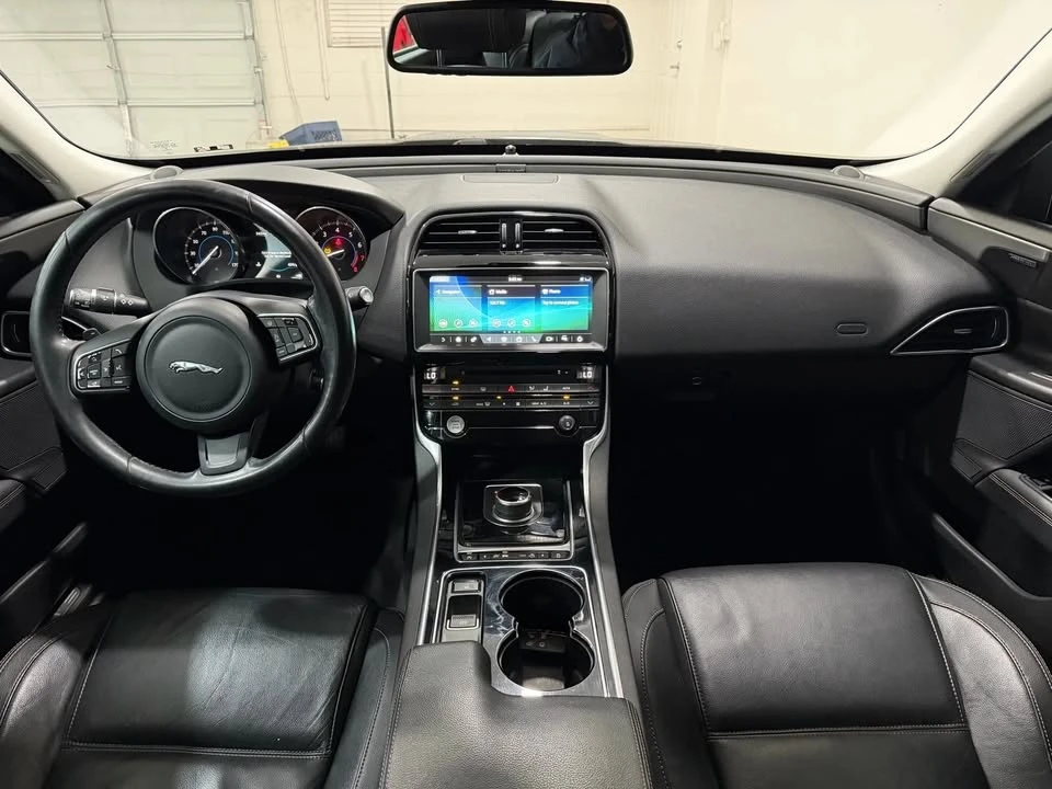 2017 Jaguar XE - Image 9 of 16