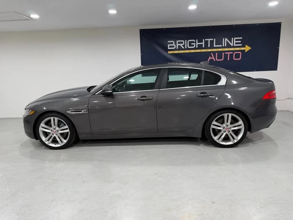 2017 Jaguar XE - Image 2 of 16