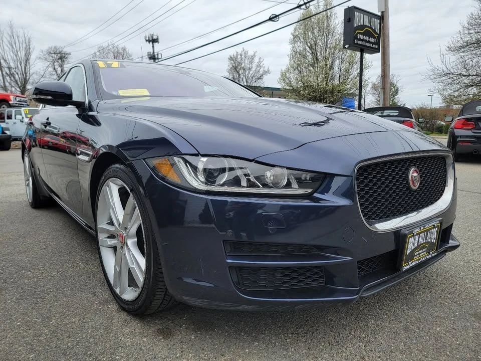2017 Jaguar XE - Image 8 of 16