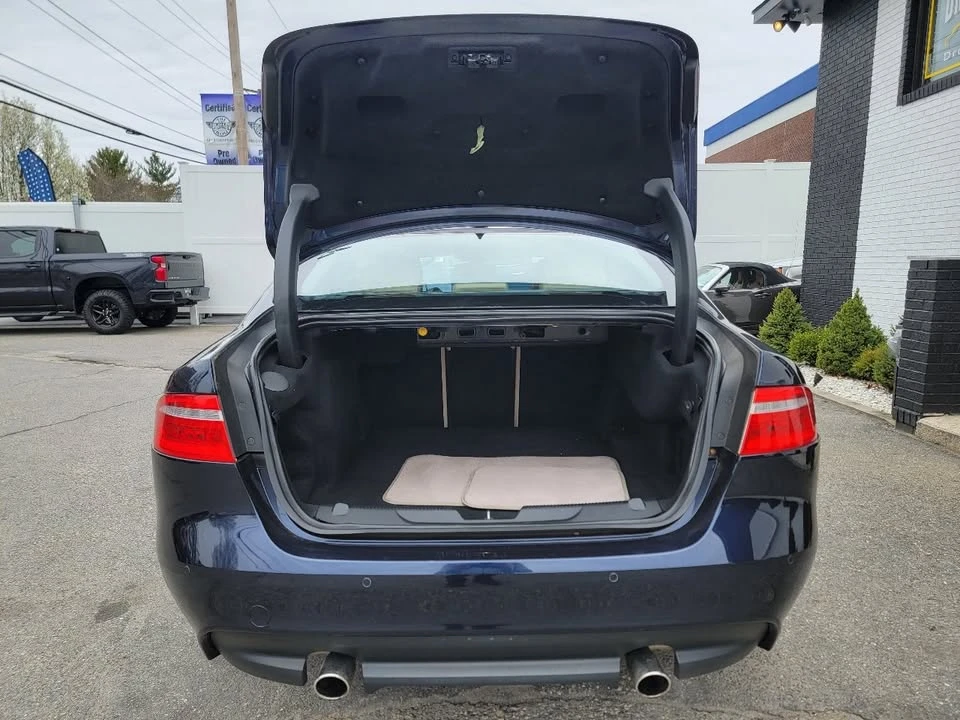2017 Jaguar XE - Image 13 of 16