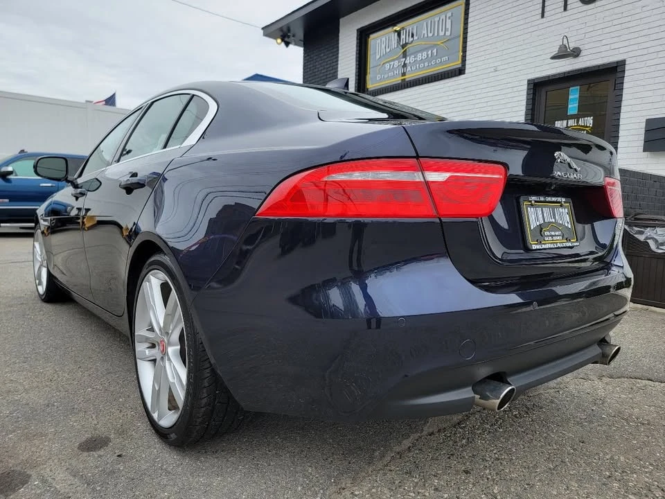2017 Jaguar XE - Image 3 of 16