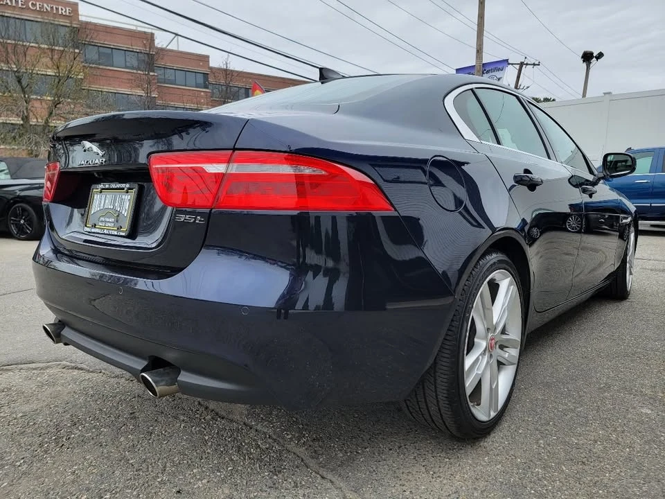 2017 Jaguar XE - Image 5 of 16