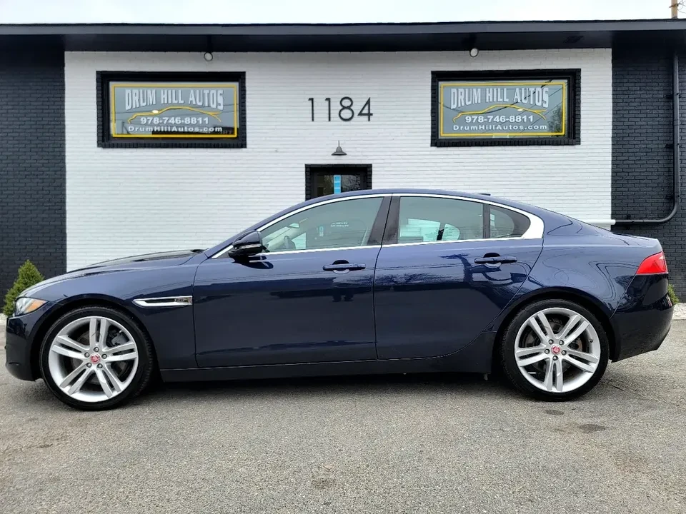 2017 Jaguar XE - Image 2 of 16