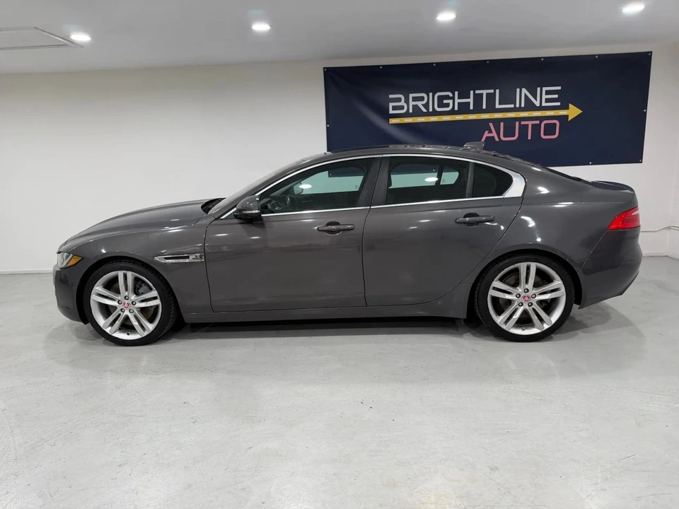 2017 Jaguar XE - Image 2 of 16