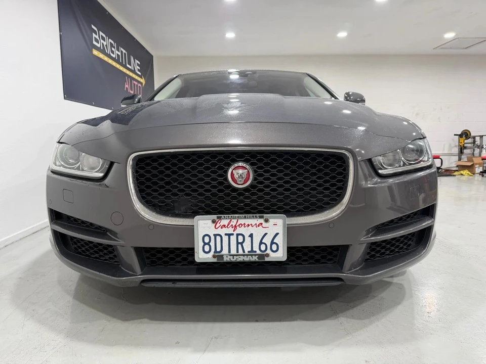 2017 Jaguar XE - Image 6 of 16
