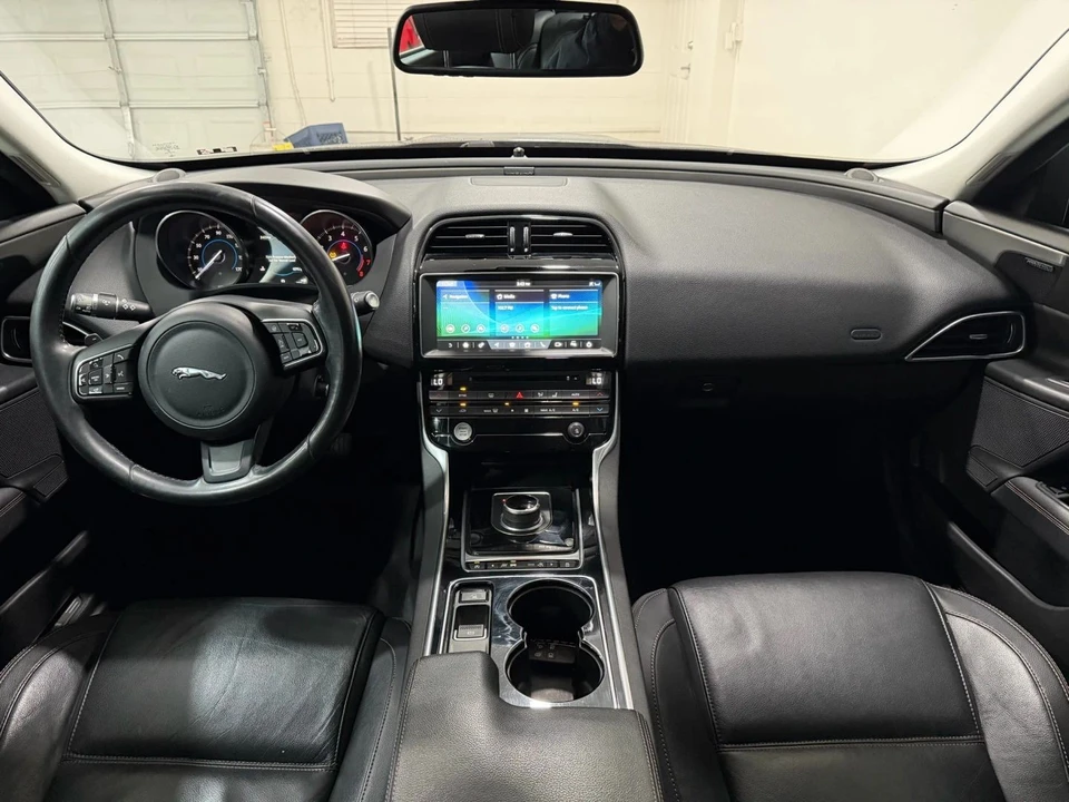 2017 Jaguar XE - Image 9 of 16