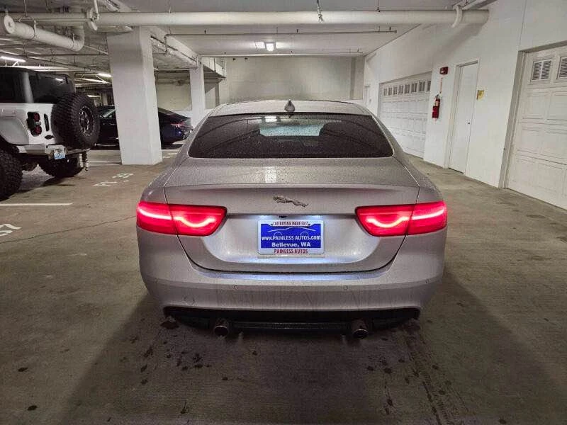 2017 Jaguar XE - Image 9 of 19