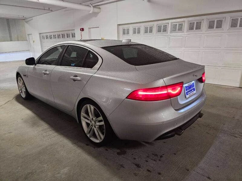 2017 Jaguar XE - Image 5 of 19