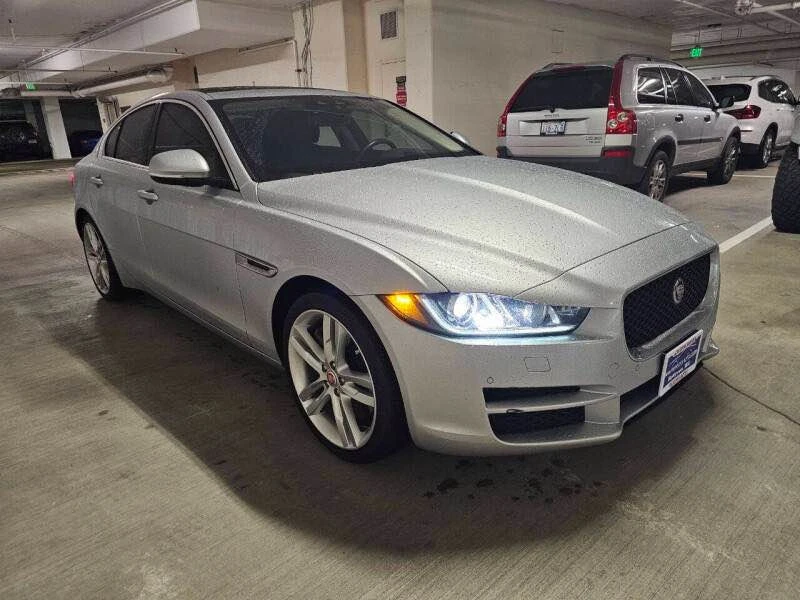 2017 Jaguar XE - Image 6 of 19