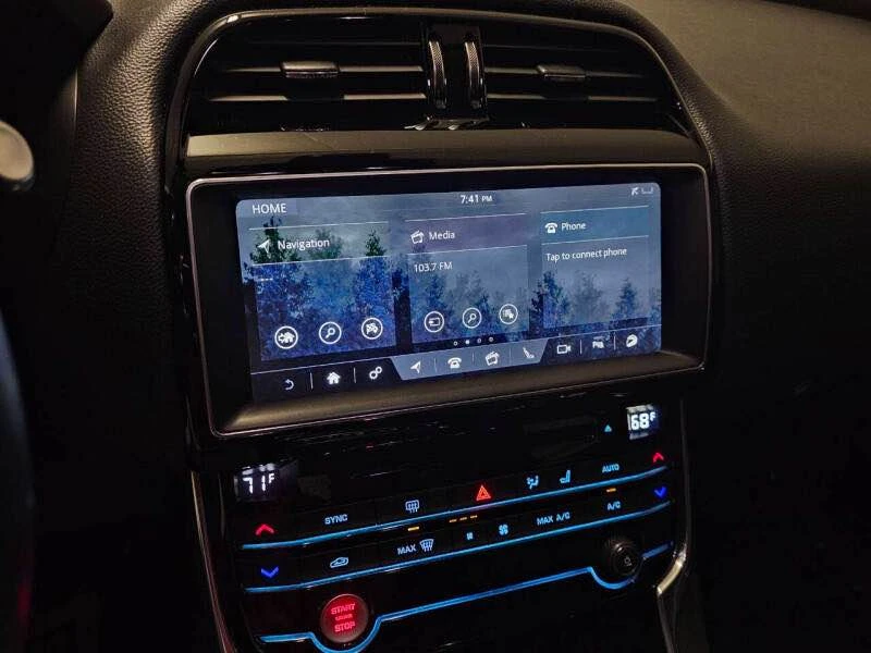 2017 Jaguar XE - Image 13 of 19