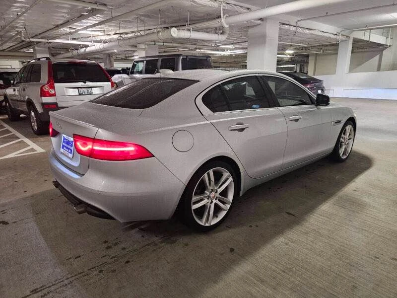 2017 Jaguar XE - Image 8 of 19