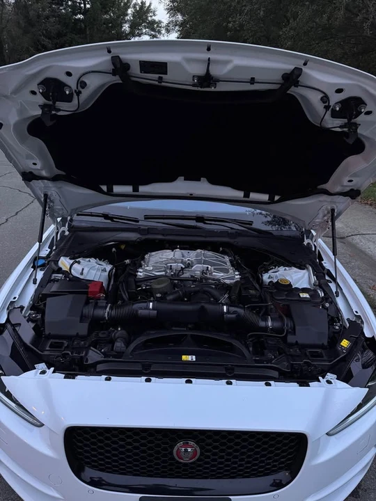 2017 Jaguar XE - Image 17 of 19