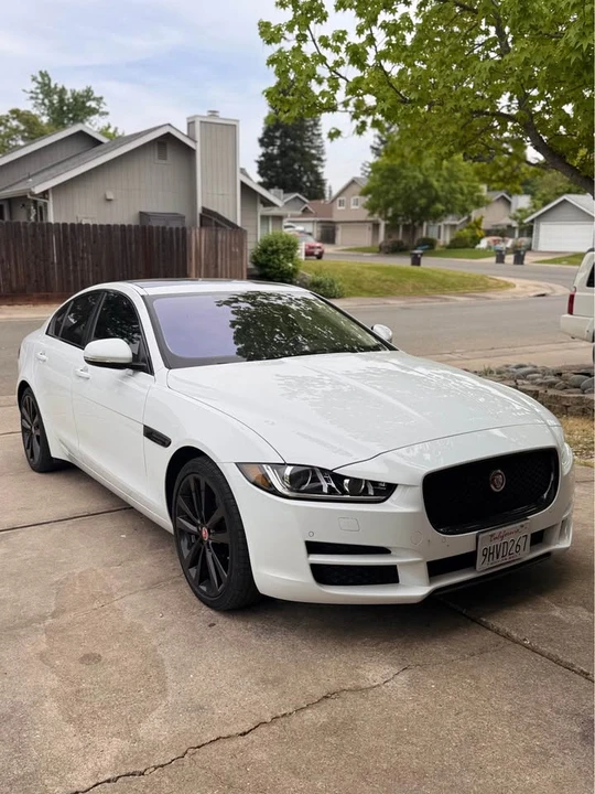2017 Jaguar XE - Image 13 of 13