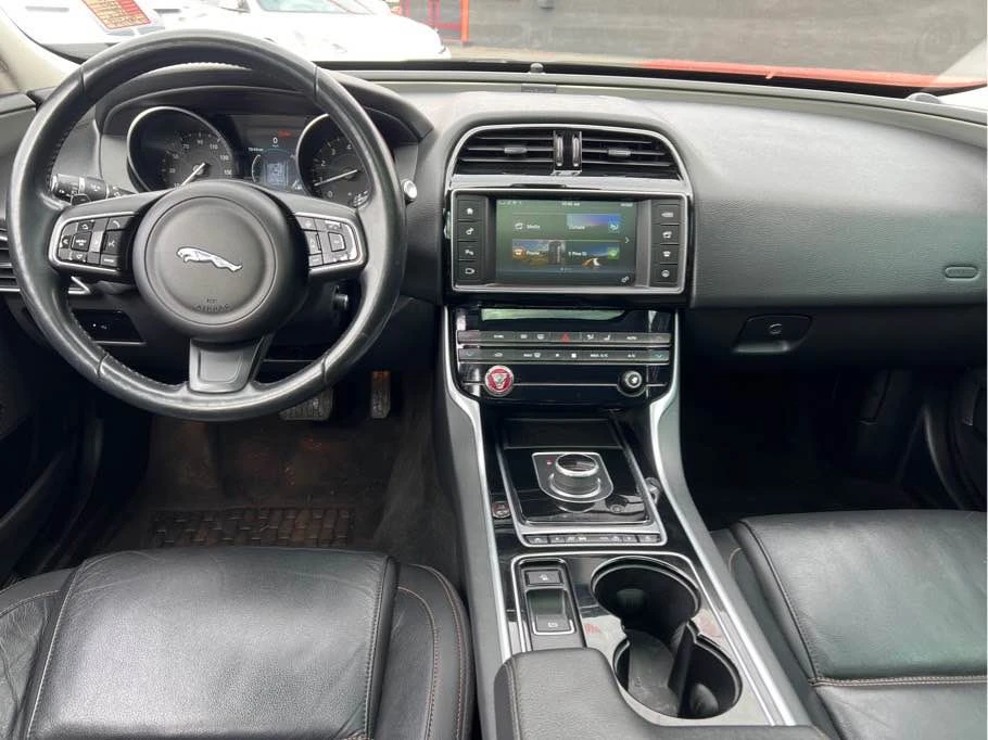 2017 Jaguar XE - Image 9 of 14