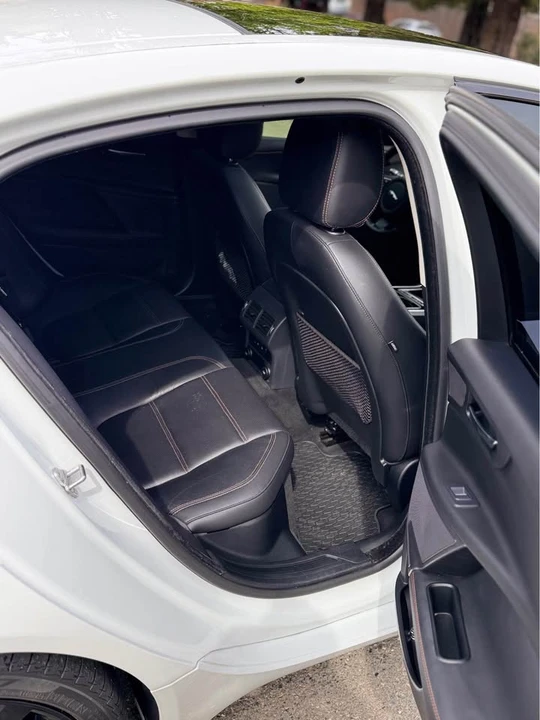 2017 Jaguar XE - Image 12 of 13