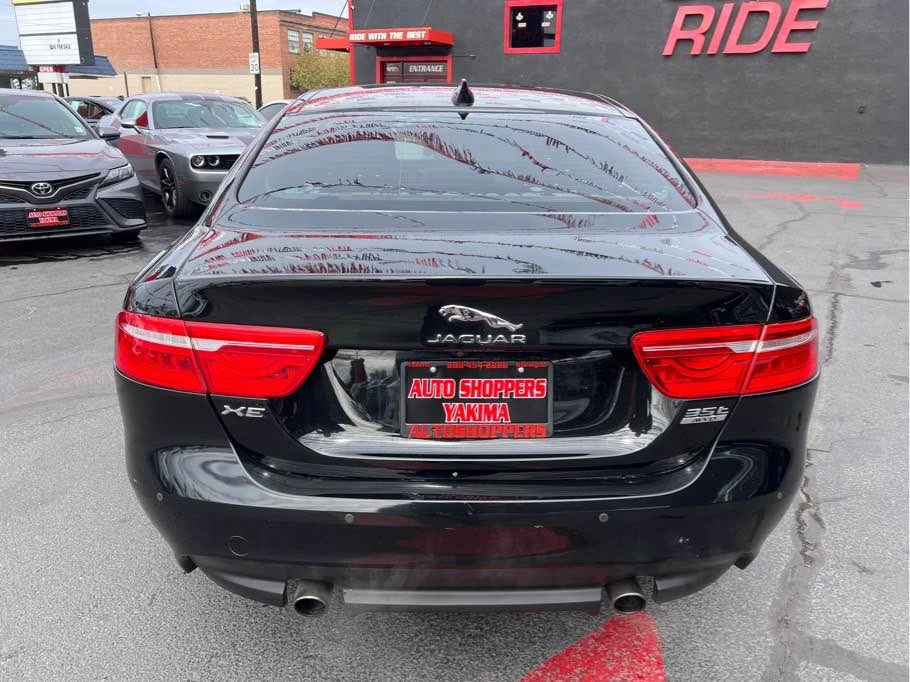 2017 Jaguar XE - Image 5 of 14