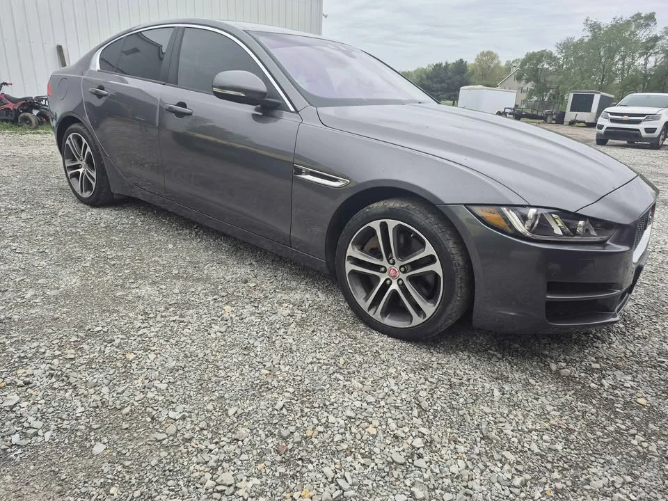 2017 Jaguar XE - Image 2 of 8