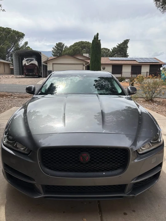 2017 Jaguar XE - Image 2 of 6