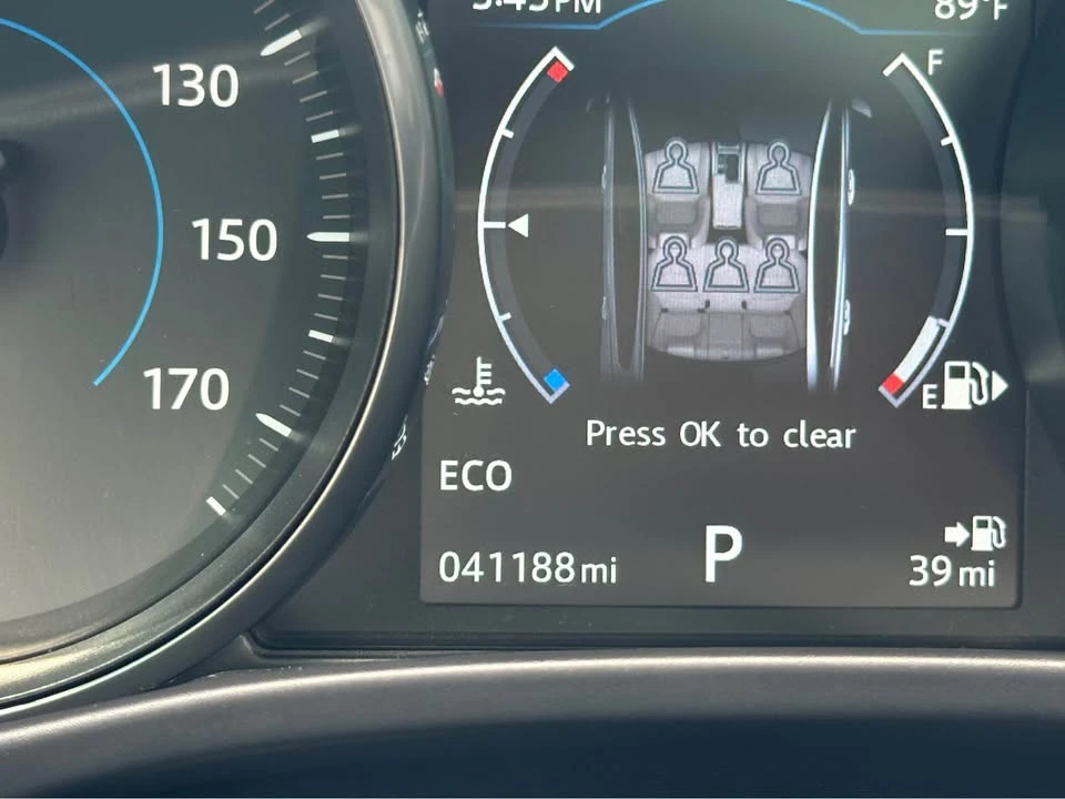2017 Jaguar XE - Image 15 of 18