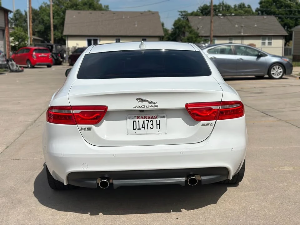 2017 Jaguar XE - Image 6 of 18