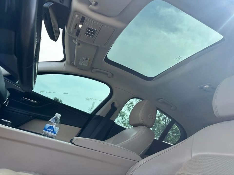 2017 Jaguar XE - Image 16 of 18