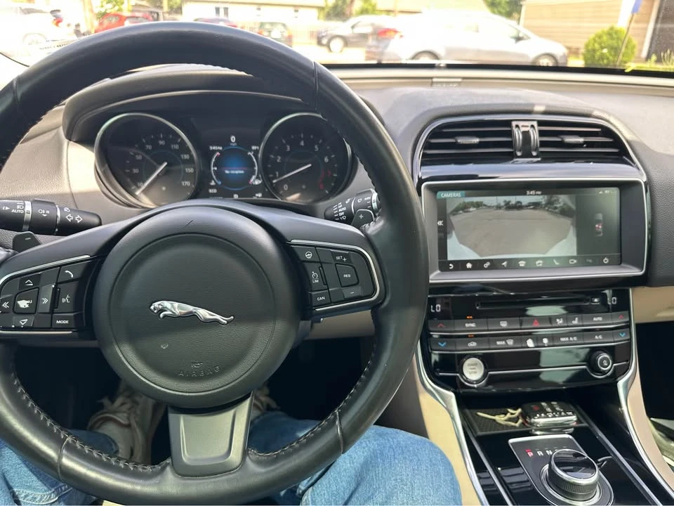 2017 Jaguar XE - Image 13 of 18
