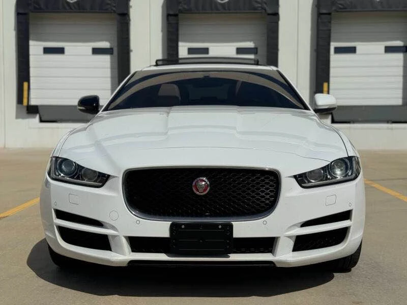 2017 Jaguar XE - Image 3 of 20