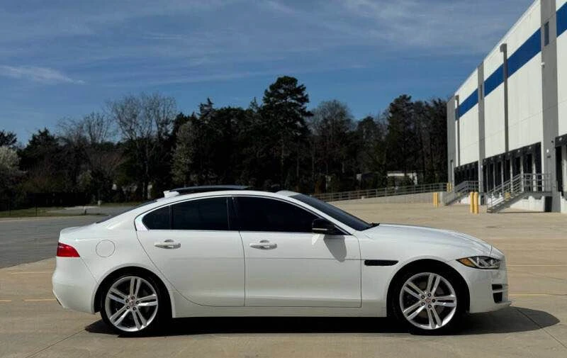 2017 Jaguar XE - Image 5 of 20