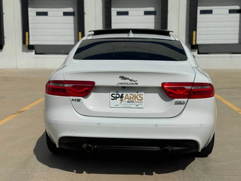 2017 Jaguar XE - Image 7 of 20