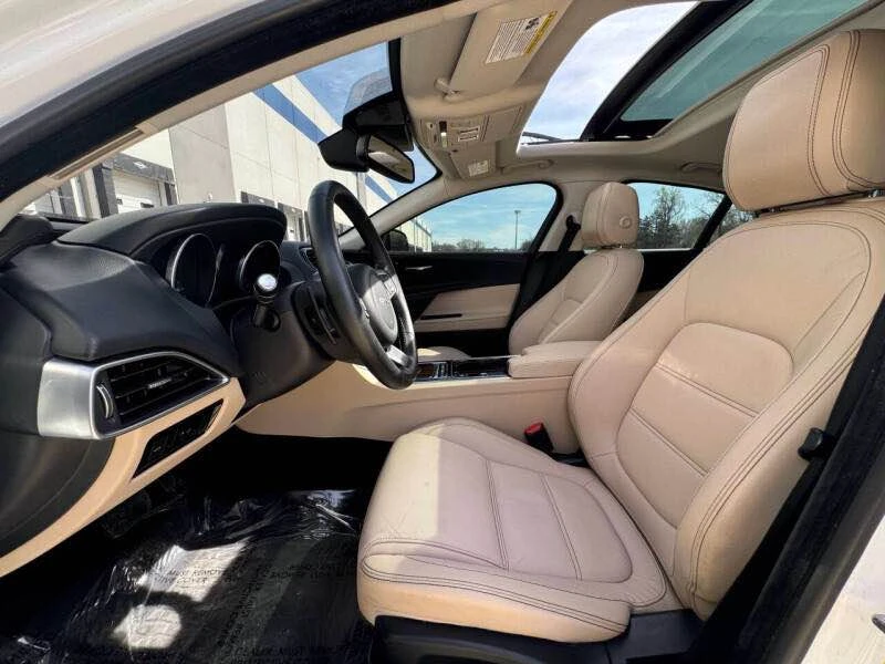 2017 Jaguar XE - Image 10 of 20