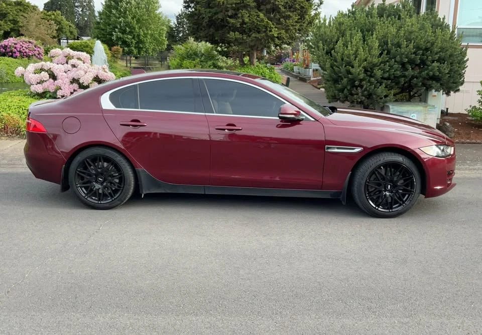 2017 Jaguar XE - Image 13 of 13
