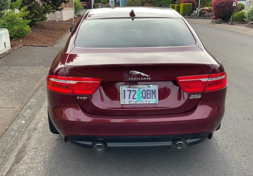 2017 Jaguar XE - Image 12 of 13